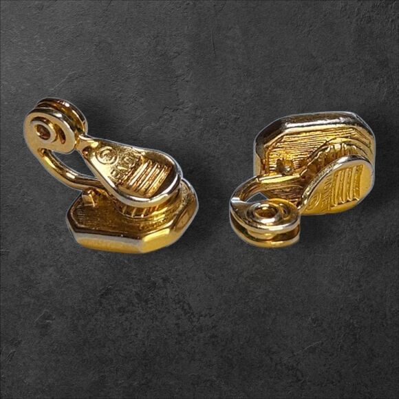 Vintage Monet Gold Tone Blue Rhinestone Clip On Earrings Art Deco Style Fancy - Picture 4 of 7